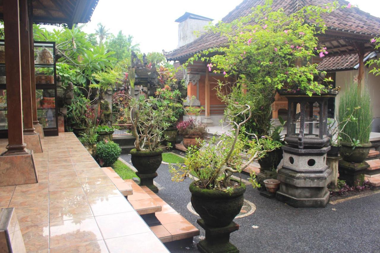 Intan Guest House Ubud Esterno foto